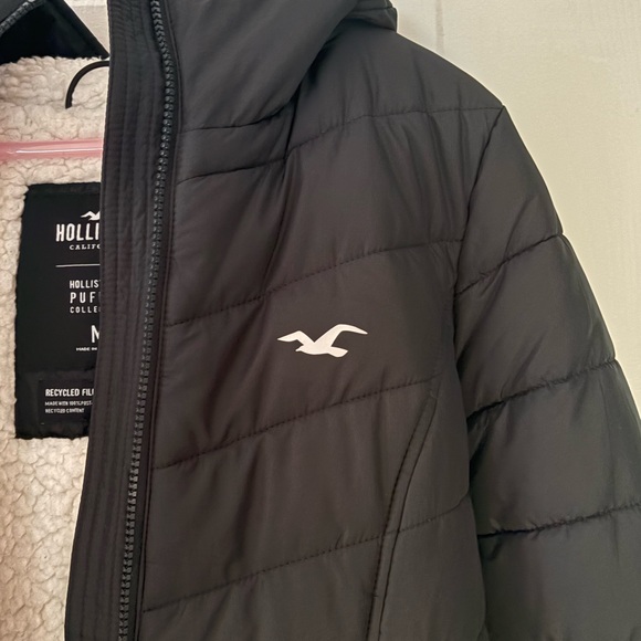 Hollister Puffer Coat “Recycled Fill” - Picture 2 of 5